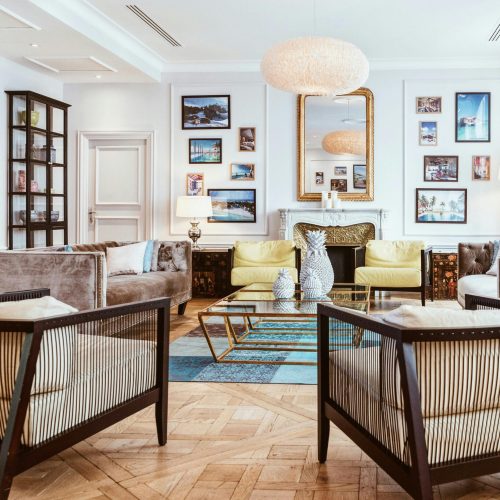 Custom Mirrors for Residential & Commercial Spaces